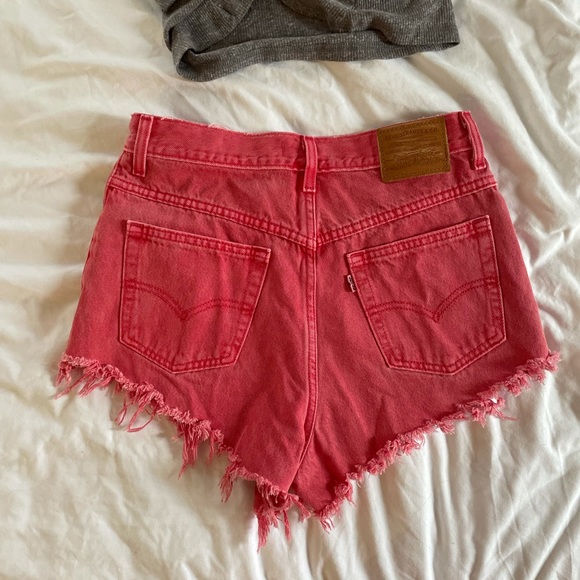 Levi’s Cutoff Shorts - Picture 8 of 10